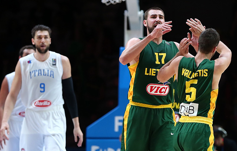 De to landsholds spillestil minder meget om hinanden - Foto: FIBA Ciamillo-Castoria Matthaios