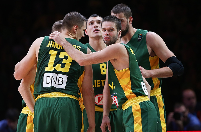 Holdspil fremfor enkeltmandspræstationer er nøglen for begge mandskaber - Foto: FIBA - Ciamillo Castoria - Metlas Holdspil fremfor enkeltmandspræstationer er nøglen for begge mandskaber - Foto: FIBA - Ciamillo Castoria - Metlas