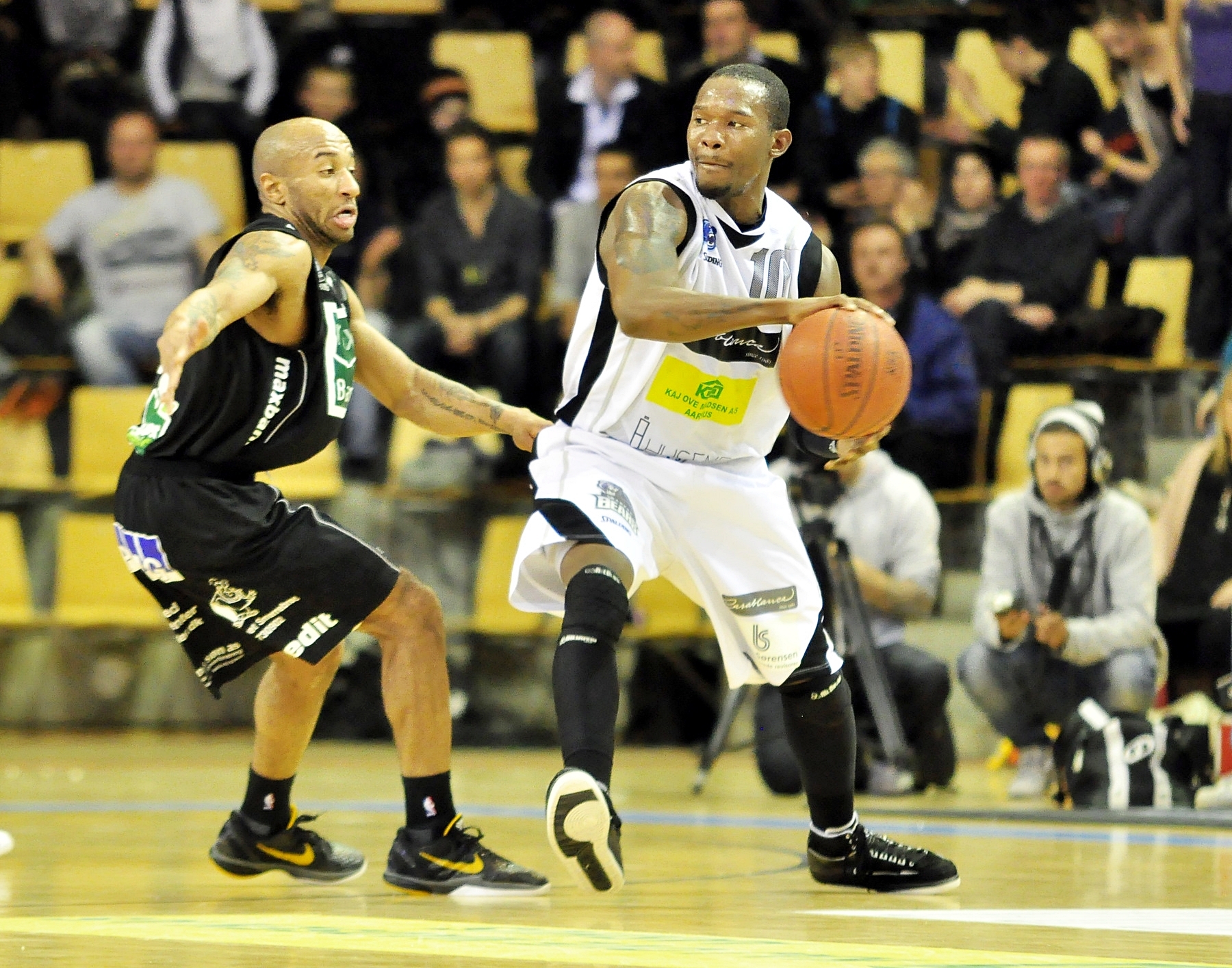 I 2011 stod DJ Smedley og Charlie Burgess overfor hinanden, i en kamp mellem Bakken Bears og Team FOG Næstved. Nu er de to holdkammerater. Foto: Trine, Vildmedfoto.dk