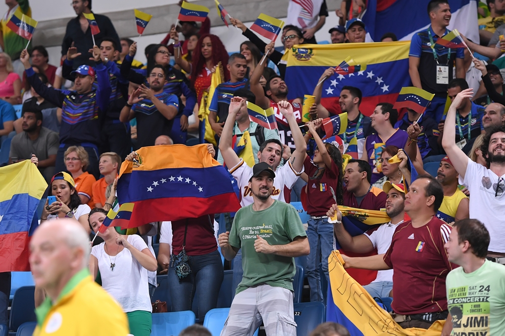 Venezuela Fans - OL - Fiba.com